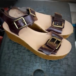 Reduced!! Lucky Brand platform Sandals. NWOT! SZ8M